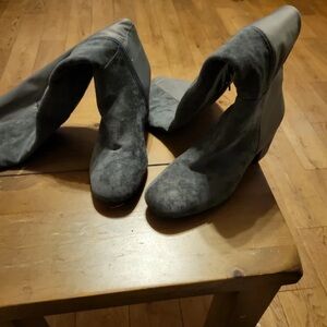 Stylish Gray Women's Heeled Boots